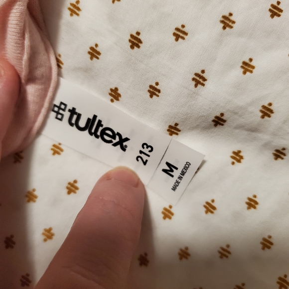 DISNEY CINDERELLA MEDIUM T-SHIRT 70 year anniversary Hot Topic - Picture 6 of 10